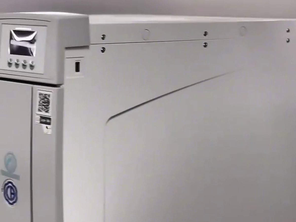 Autoclave de stérilisation des instruments